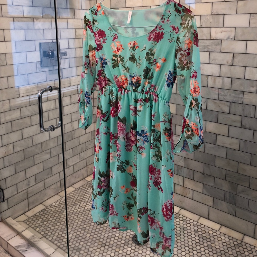 Mint green floral maternity dress.